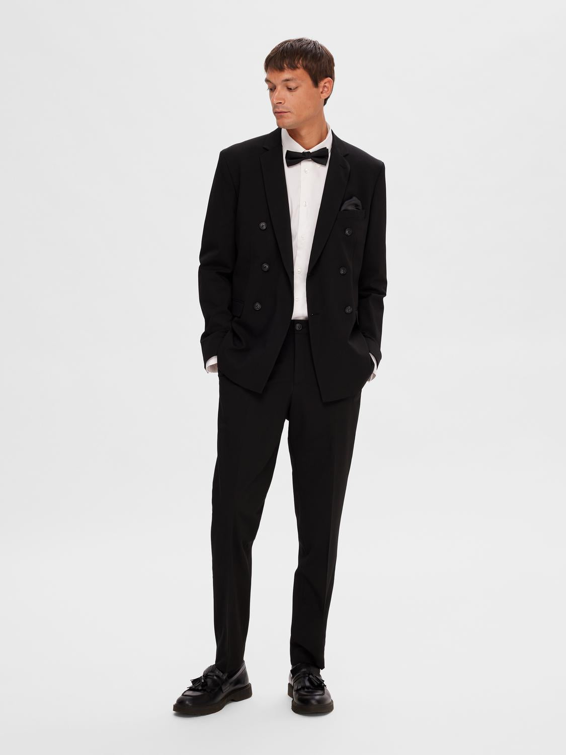 model_shot-front_full